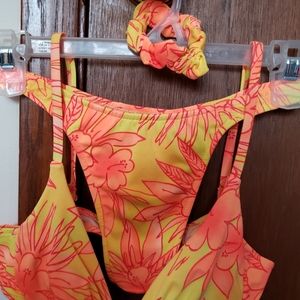 Juniors G-String Bikini w/matching wrap& scrunchie